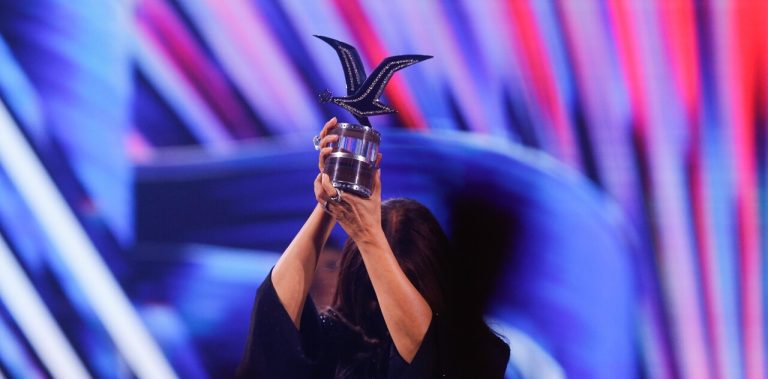 ¿Quién está hoy en Viña?: los artistas que se presentan este martes 25 en el Festival