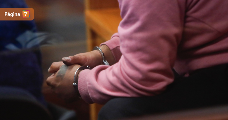 Enajenado mental enfrenta juicio tras apuñalar a cuidador de autos: su madre pidió que lo internaran