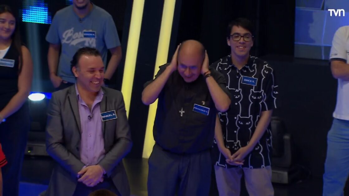 bromas de Eduardo Fuentes por sacerdote en The Floor