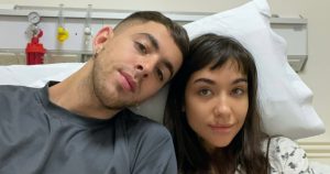 María Becerra fue dada de alta tras sufrir embarazo ectópico: agradeció a Juli por salvarle la vida