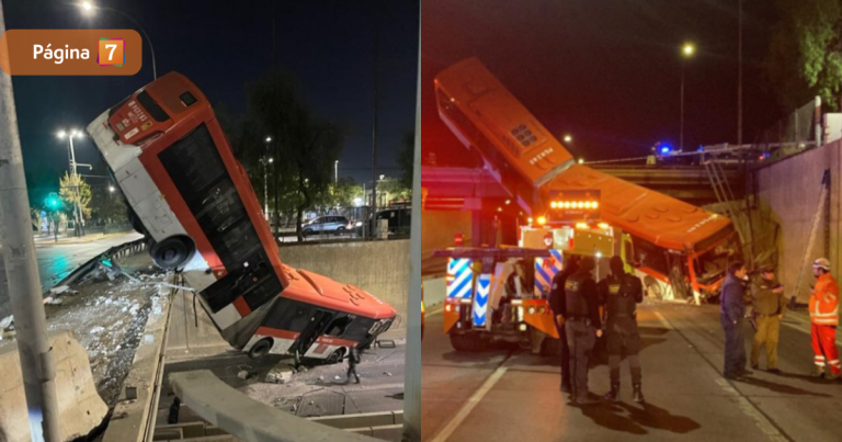 Bus RED con pasajeros cayó desde paso superior Departamental tras ser chocado por otro vehículo