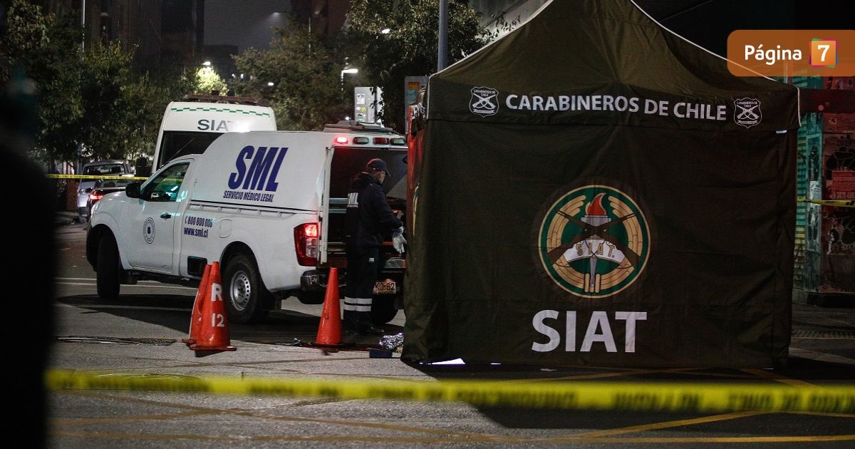 Dos mujeres, de 67 y 22 años, murieron atropelladas en el centro de Santiago.