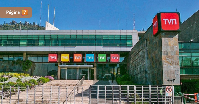 Querida periodista reapareció en cobertura de TVN desde el Vaticano tras muerte de papa Francisco