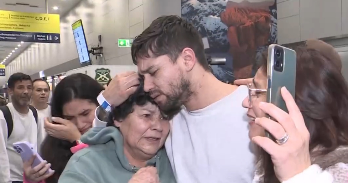 Los dramáticos testimonios de chilenos deportados de EE.UU: "Nos tratan como perros"