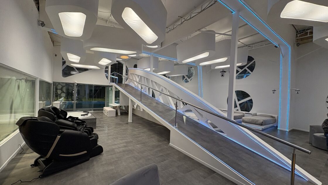 Desde una fogata hasta un inodoro inteligente: conoce cómo será la casa de Mundos Opuestos 3