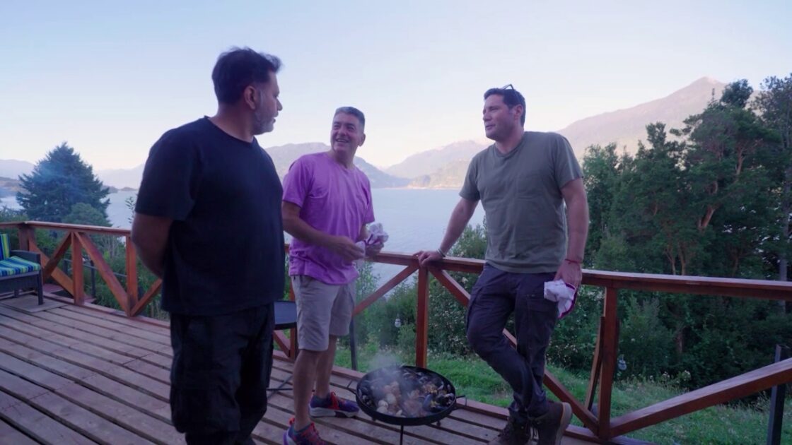 Germán Valenzuela reapareció en Socios por Chile: mostró su casa y su vida lejos de la TV en Cochamó