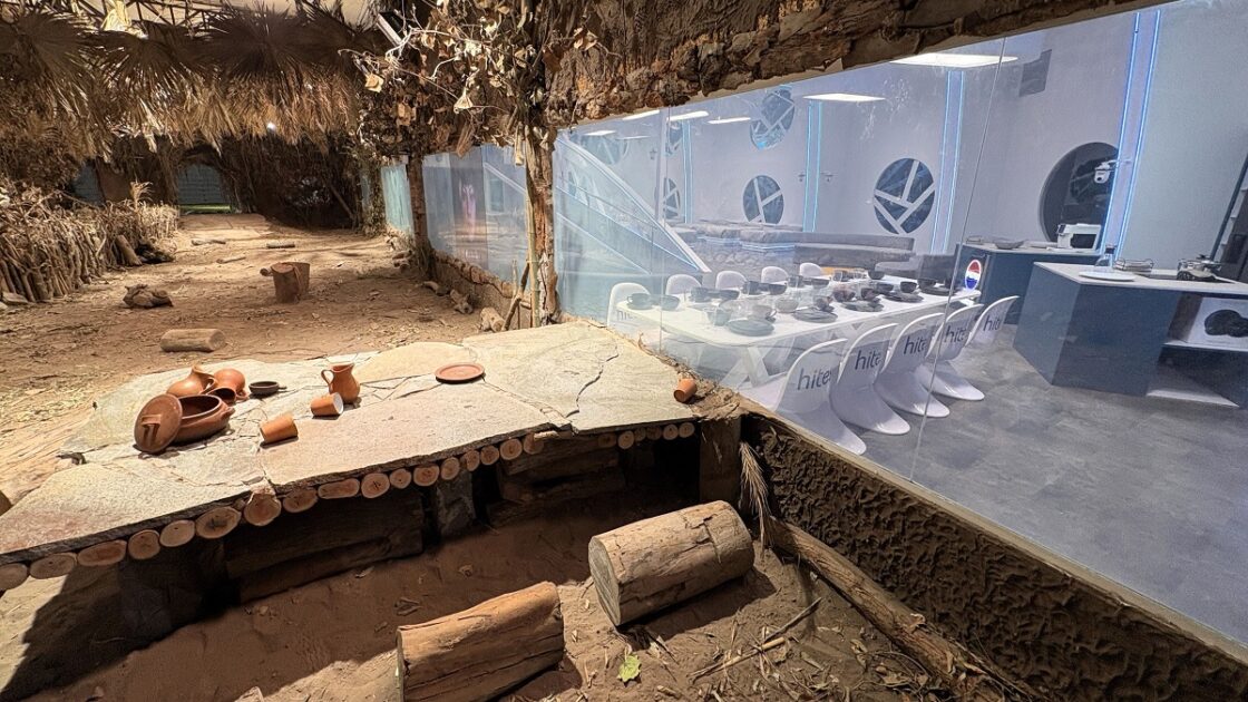 Desde una fogata hasta un inodoro inteligente: conoce cómo será la casa de Mundos Opuestos 3