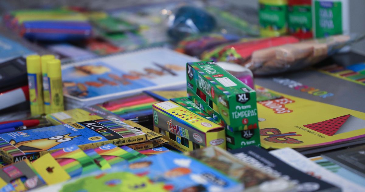 Contraloría reveló serias irregularidades de Junaeb por entrega de útiles escolares durante el 2024