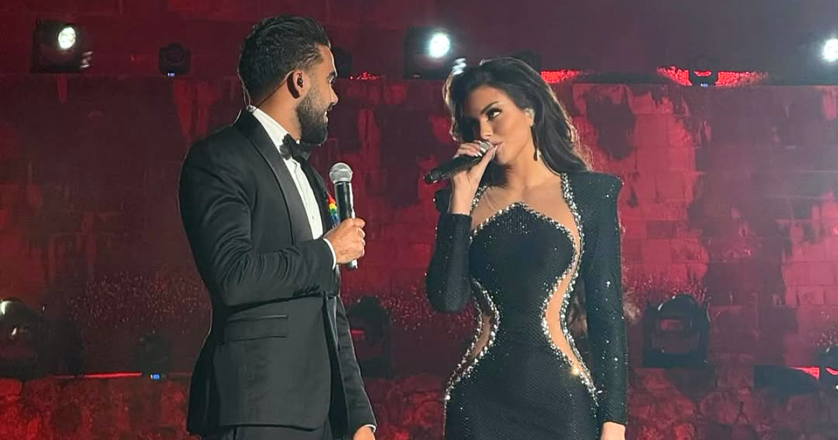 Emilia Dides deslumbró con look animando el Miss Universo Perú