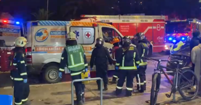 Jóvenes sufren violento asalto en Parque de los Reyes mientras paseaban a mascota: uno fue apuñalado