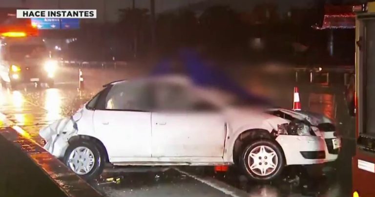 Grave accidente tras camión que arrasó con vehículo en plena Autopista Central: hay un fallecido