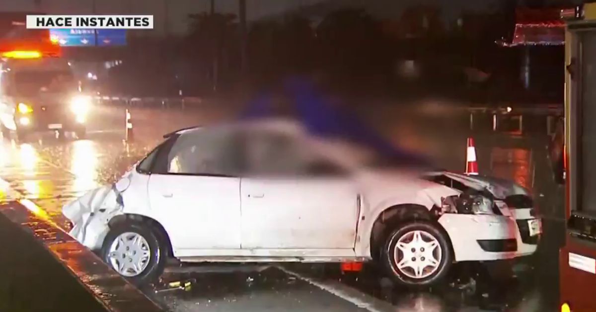 Grave accidente en Autopista Central tras camión que arrasó con auto: hay un fallecido