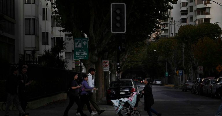 Este viernes habrá cortes de luz en Santiago: revisa las comunas y horarios informados por Enel