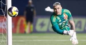 Cristóbal Campos volvió a la cancha tras su amputación: recibió ovación del público