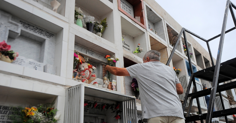 Nieta denuncia que cuerpo de su abuelo está extraviado desde 2020 en cementerio de Las Compañías