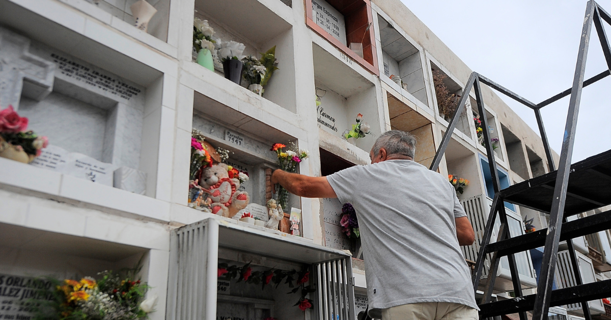 Nieta denuncia que cuerpo de su abuelo está desaparecido desde 2020 en cementerio de Las Compañías