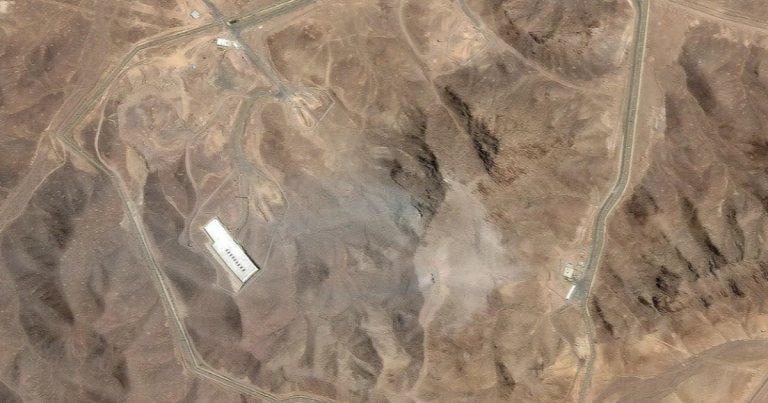 Tras ataque a Irán: imágenes satelitales revelan daños en instalaciones nucleares