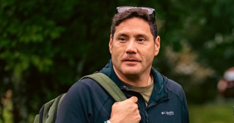 Pancho Saavedra se querella contra exempleada que tuvo más de mil días de licencia