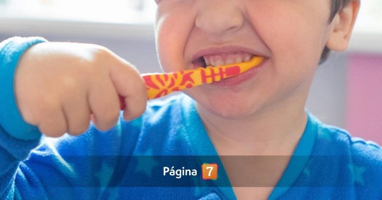 Desde el cepillado a controles regulares: ¿cómo inculcar buenos hábitos de salud bucal en la niñez?