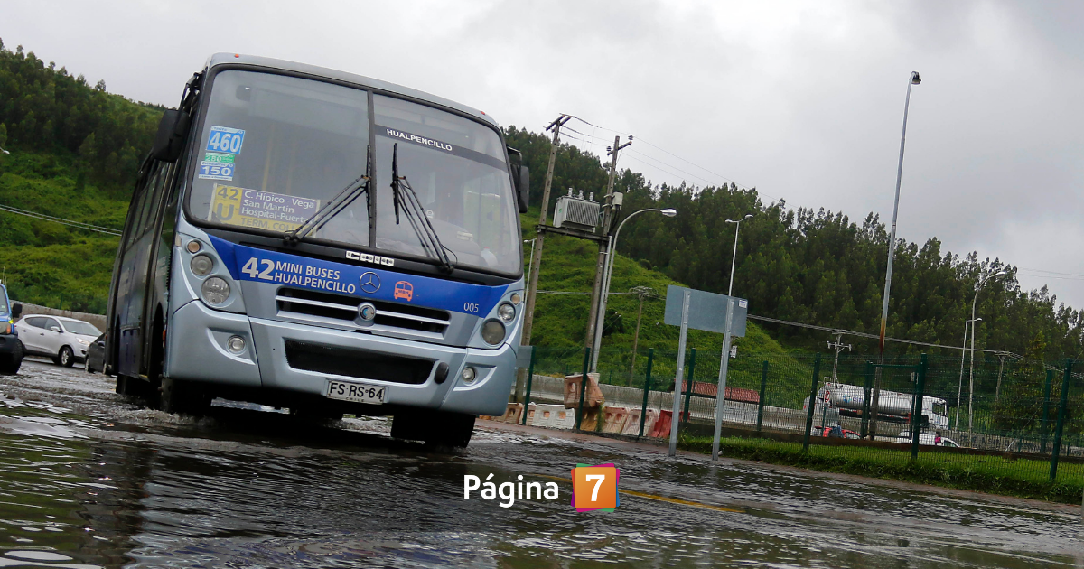 En el contexto de la amenaza de tsunami generada por el fuerte terremoto de magnitud 8.8 en Kamchatka, Rusia, autoridades de la Región del Biobío anunciaron la suspensión del transporte público en ciertas comunas costeras.