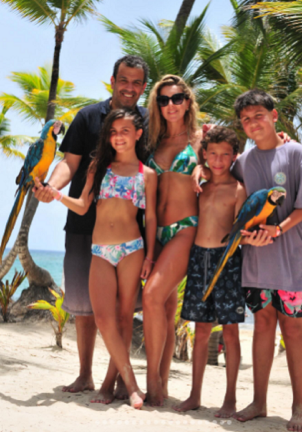 La vida de la ex Mekano, Nicole Nef: es relacionadora pública y está casada con exministro