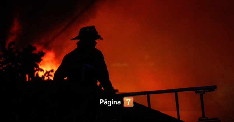 Cinco casas destruidas y ocho damnificados tras incendio en Cerro Larraín de Valparaíso