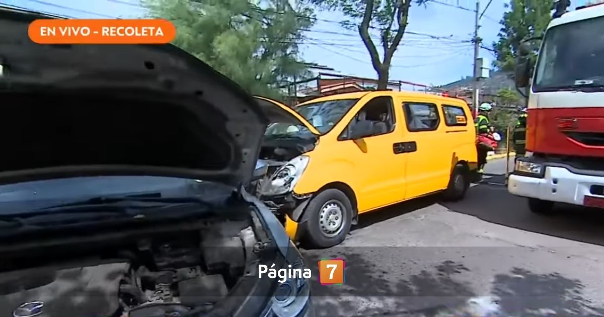 Registran nuevo choque de furgón escolar en Recoleta: dos niñas resultaron lesionadas