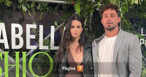 Joche asistió a evento y mostró a su novia luciéndose en la pasarela