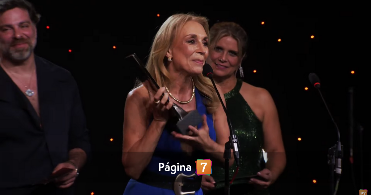La emoción de Karen Doggenweiler al imponerse en Premios Cordillera como mejor animadora