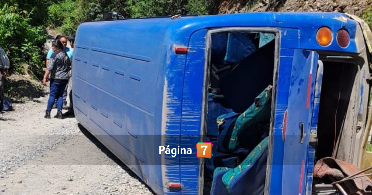 Accidente en Panguipulli al menos 8 lesionados en volcamiento de bus con 18 pasajeros