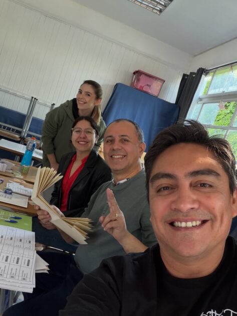 Los famosos chilenos que fueron vocales de mesa en estas elecciones 2025