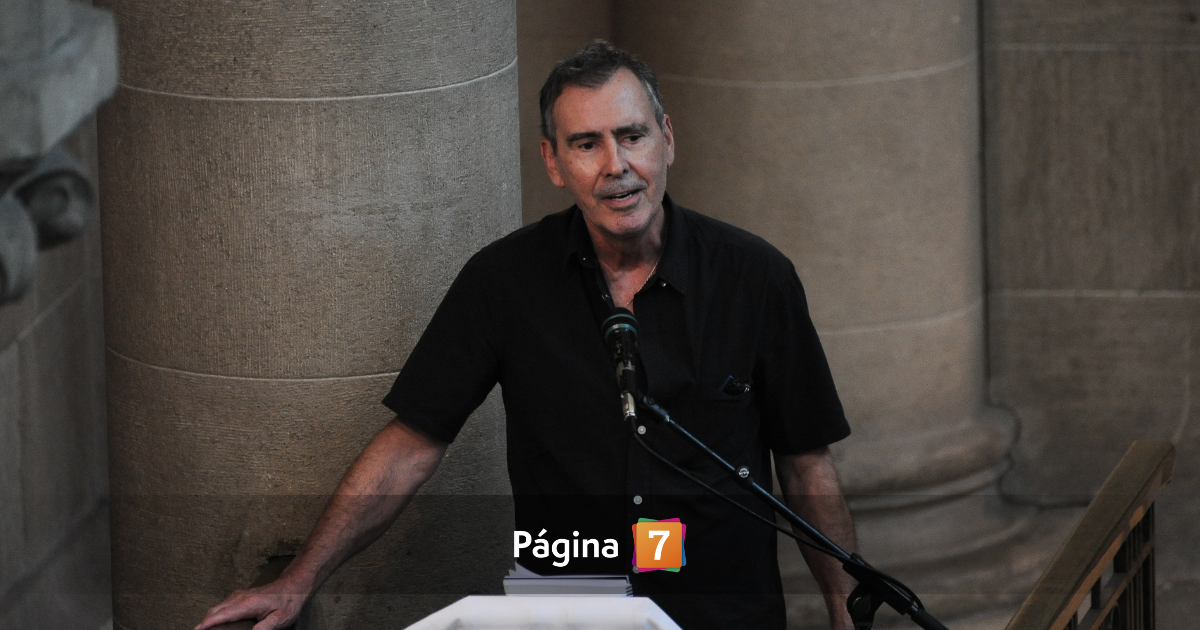 Cristián Campos cometió error en funeral de Héctor Noguera y pidió disculpas: "Estuvo mal"