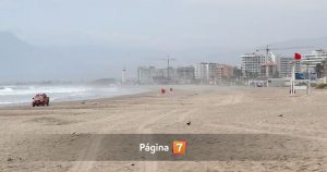 Dramática búsqueda en La Serena: bañista de 17 años desapareció tras ser arrastrado por el mar