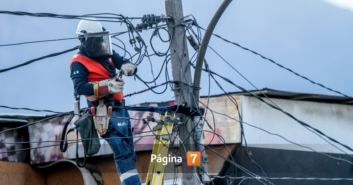 Este martes habrá cortes de luz en la Región Metropolitana: revisa dónde se interrumpirá el servicio