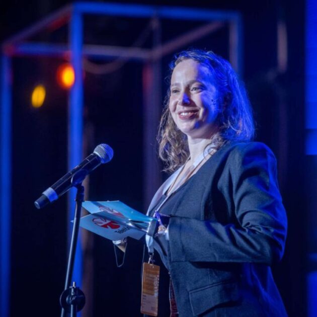 El presente de la joven que salvó la Teletón el año 2003 con su emotiva historia: es madre y médica