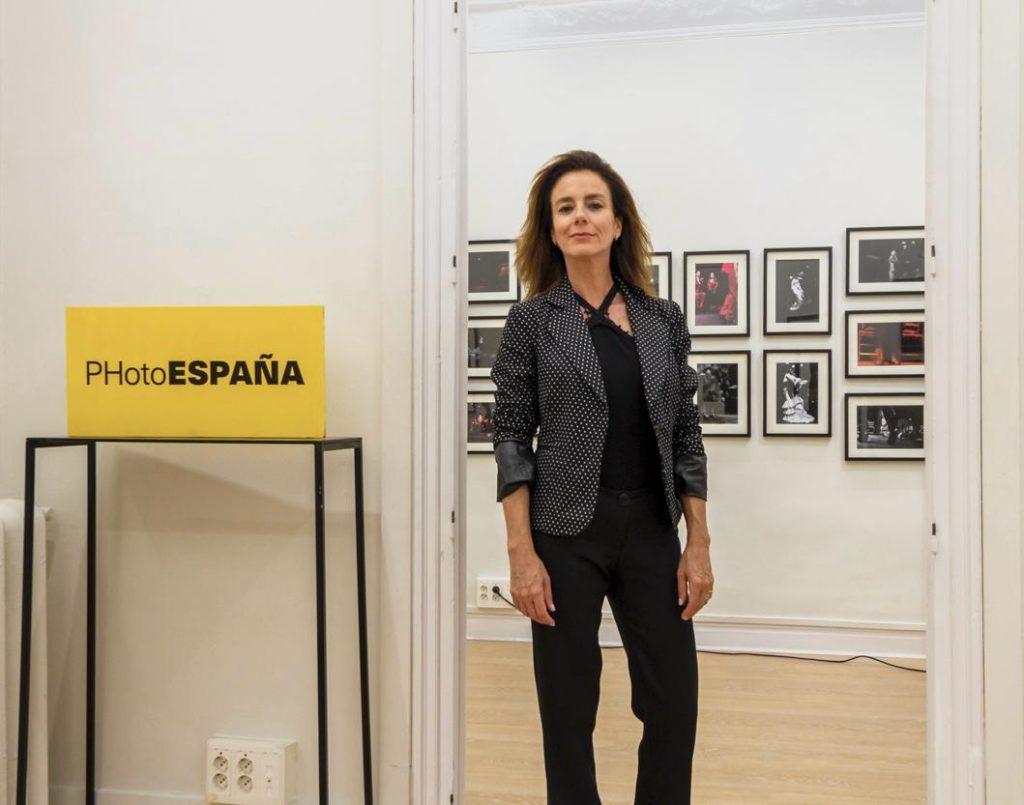 Así luce hoy Carolina Zúñiga, exfigura de Mekano, radicada en Madrid y dedicada a la fotografía