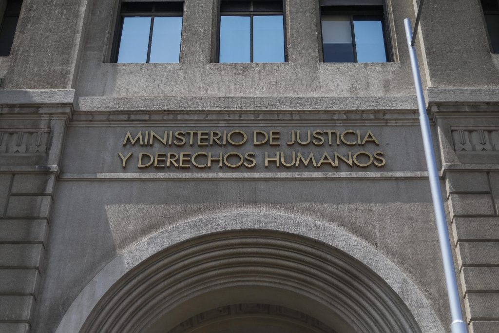 Amenazas de muerte y acoso sexual: los más de 300 sumarios emitidos por trabajadores del Estado