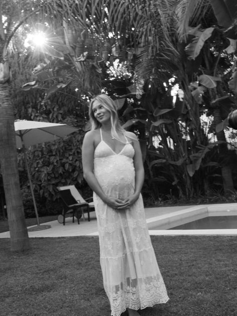 Con románticas imágenes: Alexandra Litvinova sorprende al confirmar embarazo junto a Alexis Sánchez