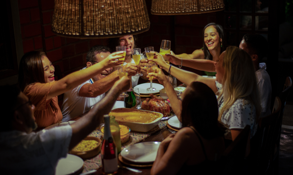 Cábalas para el Año Nuevo 2026: estas son 7 rituales para atraer el amor y el dinero