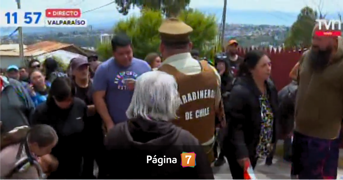 Desalojo local votación en Valparaíso por aviso de bomba