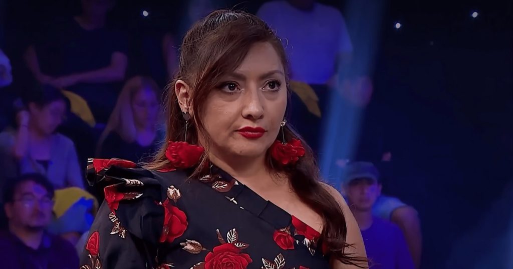 Elizabeth Coli en Dale Play