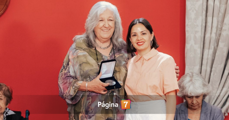 De manos de la ministra Arredondo: Anita Reeves recibió importante premio por su rol en la cultura