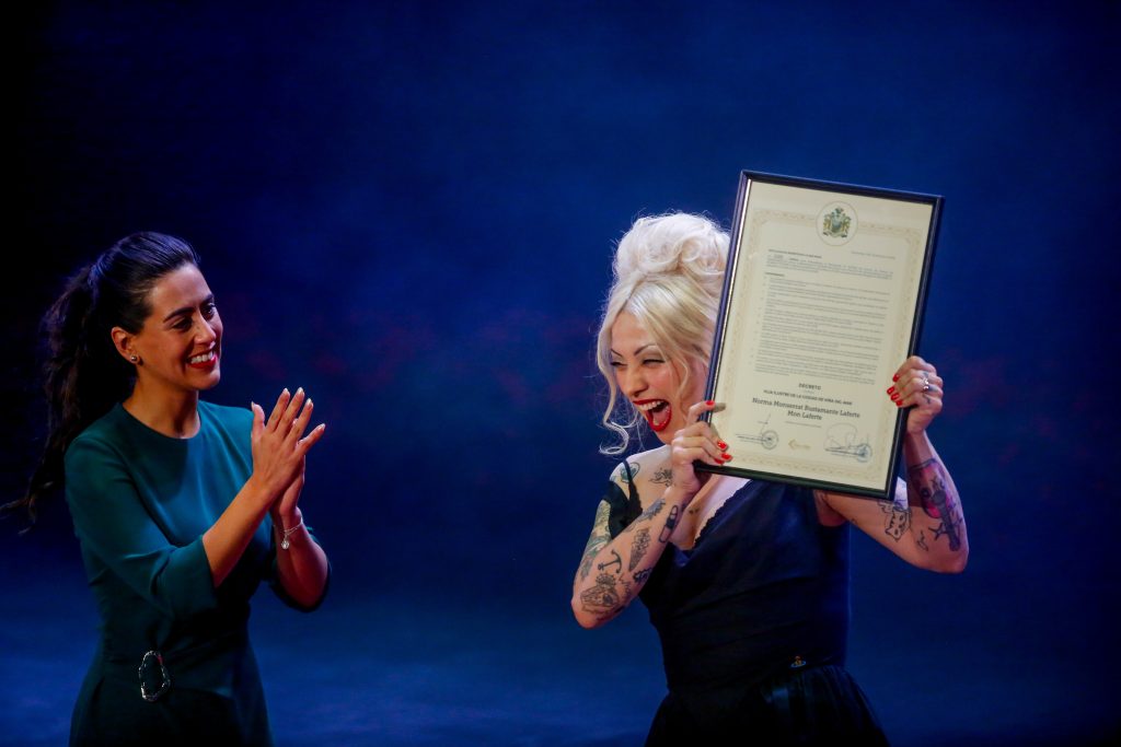Mon Laferte se consagra como hija ilustre de Viña del Mar por "su extraordinario aporte cultural"