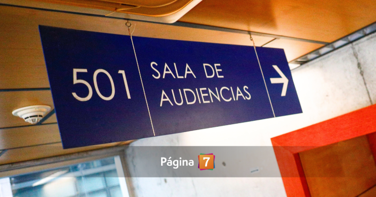 Adolescente que mató a su papá en plaza de Tomé enfrenta la justicia: 