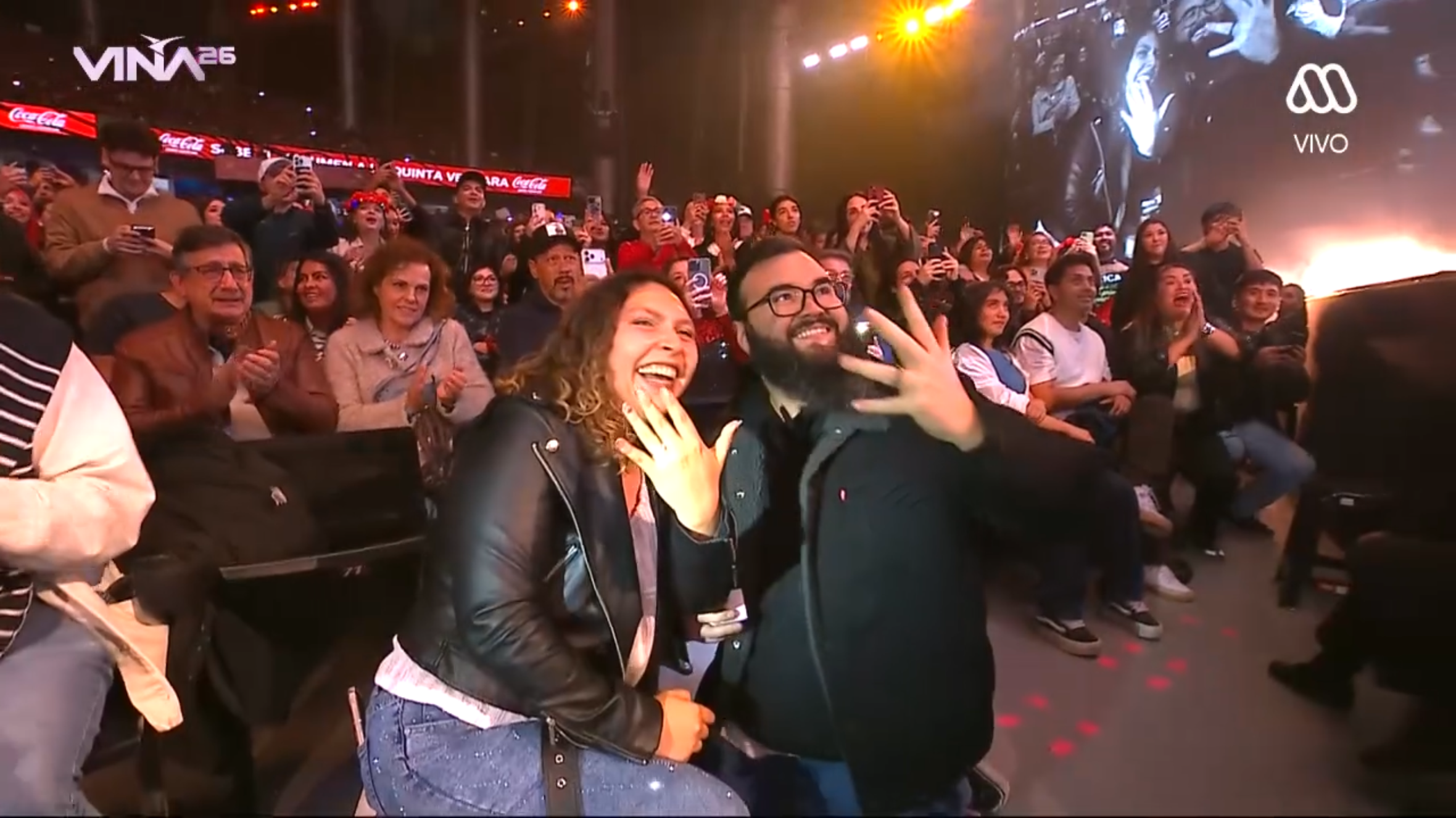 Habló pareja que se pidió matrimonio al mismo tiempo en show de Mon Laferte en Viña 2026: