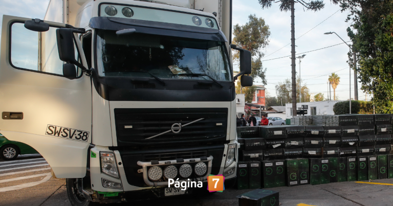 Roban camión con carne y lo abandonan en Vespucio Sur: hallaron revólver en su interior