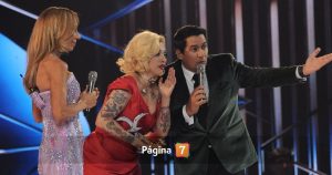 Redes reaccionaron a “error” de animadores al presentar a Mon Laferte en Viña 2026