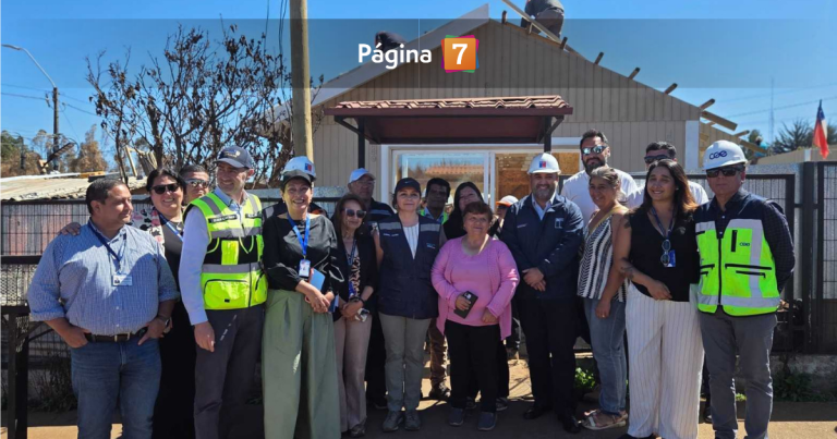 Entregan primera vivienda industrializada en Punta de Parra tras incendios: vecina destacó avance