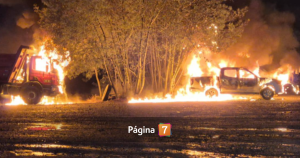 Nuevo atentado en La Araucanía incendio consumió cuatro vehículos y generó reacciones políticas