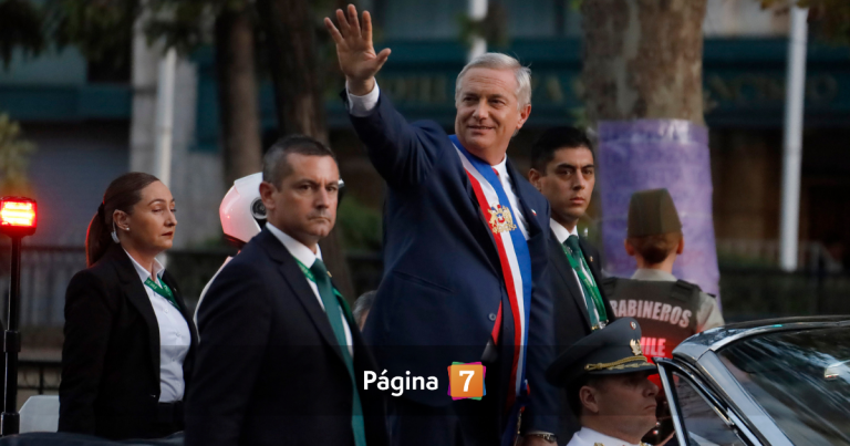 Le lanzaron una lata de cerveza: así llegó Kast a La Moneda por primera vez como presidente de Chile